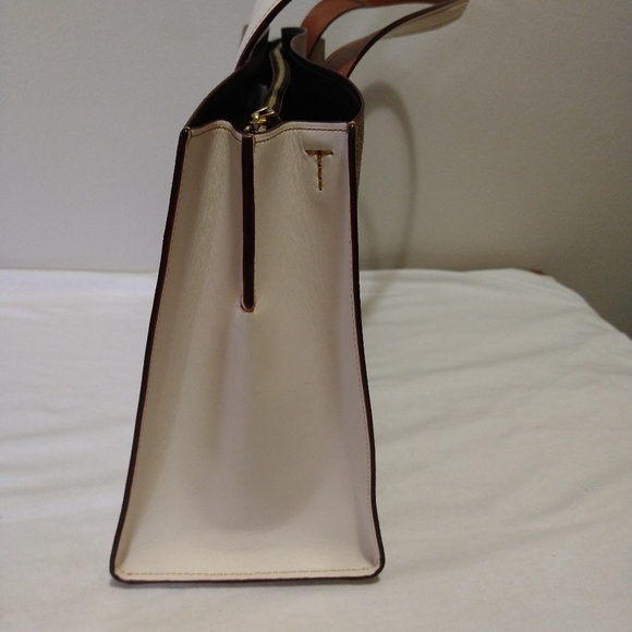 Sold**Charlie Carry All Signature "C" Tote Bag - Picture 6 of 16